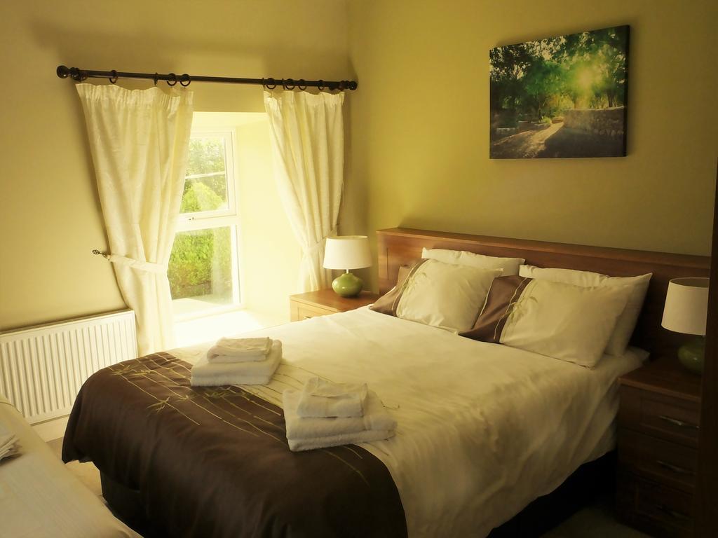 Belle View House Self Catering Hotel Mohill Exterior photo